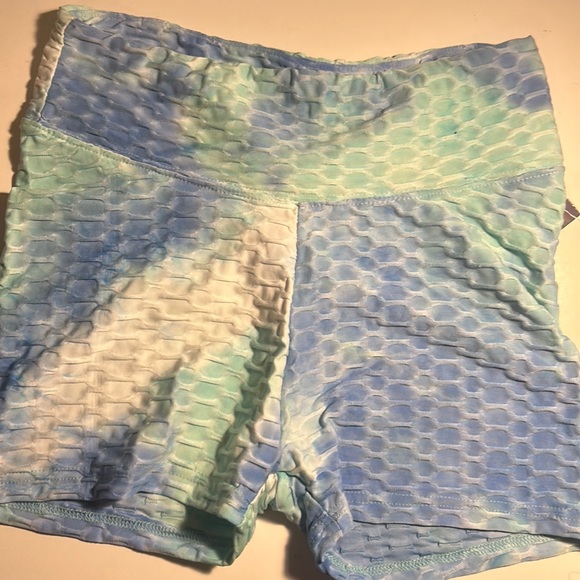 Workout shorts - Picture 1 of 2